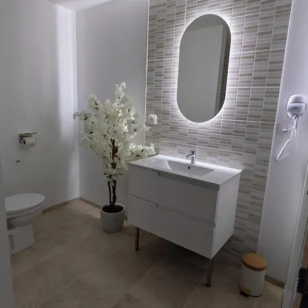 Jacuzzi, Massage Table, Relaxation, Wedding, Loveroom *
