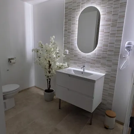 Jacuzzi, Massage Table, Relaxation, Wedding, Loveroom *