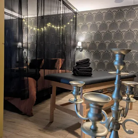 Jacuzzi, Massage Table, Relaxation, Wedding, Loveroom Apartamento Wizernes