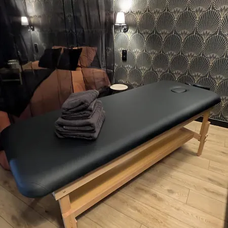 Apartment Jacuzzi, Massage Table, Relaxation, Wedding, Loveroom